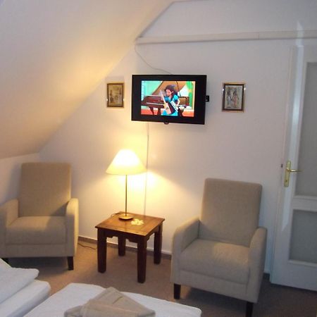 Rozsa Apartman Apartment Heviz Exterior photo