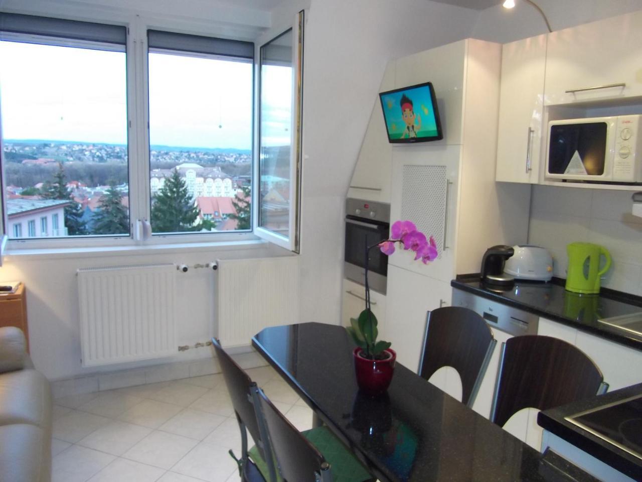 Rozsa Apartman Apartment Heviz Exterior photo